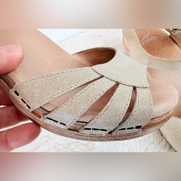 Dansko Marlow Sand Leather Sandals Size 8 - Picture 3 of 7